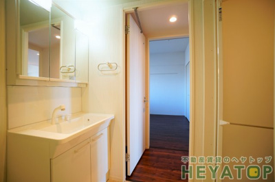 【洗面所】 | ヴィルクレア桜山 | 便利なシャワー付き洗面化粧台（同仕様写真）