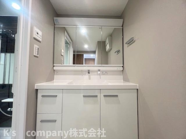 茅ヶ崎市茅ヶ崎　ディアハイム茅ヶ崎の独立洗面台|朝の身支度もスムーズ洗面化粧台♪