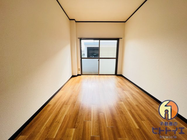 シャンセ赤坂の洋室