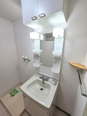 【洗面所】 | アムールチュラ | 明るい洗面所です