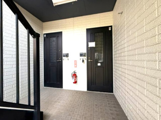 【エントランス】 | シャトル沖浜　C棟