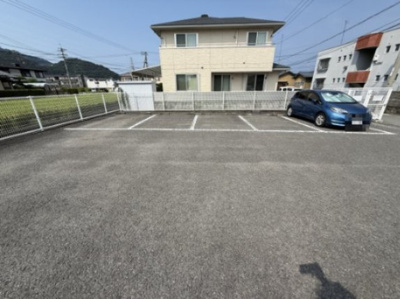 【駐車場】 | シャトル沖浜　C棟