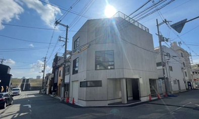 十三建設ビルの外観