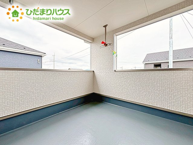 【バルコニー】 | 笠間市平町第4　新築戸建　2号棟 | インナーバルコニーは広々としていてお洗濯が楽ちんです。また日当たりを好む植物を育てるにはぴったりの空間なので、ガーデニングの場としても楽しむことができます