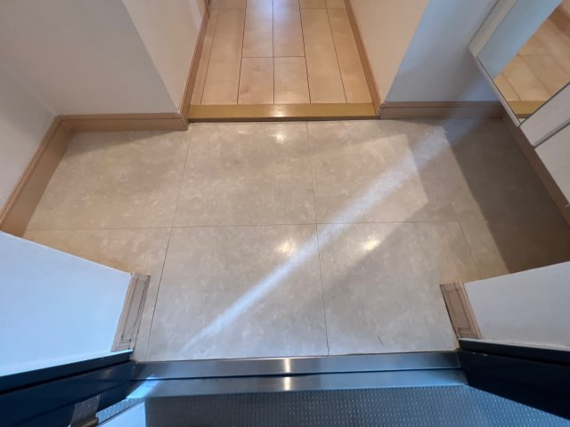 ポーシェガーデン３の玄関