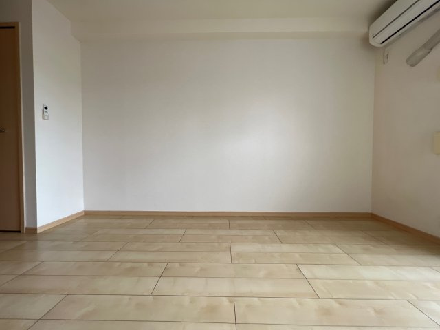 ポーシェガーデン３の子供部屋|ボンマルシェまで750m