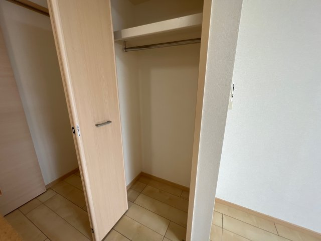 ポーシェガーデン３の収納|郵便局まで300m