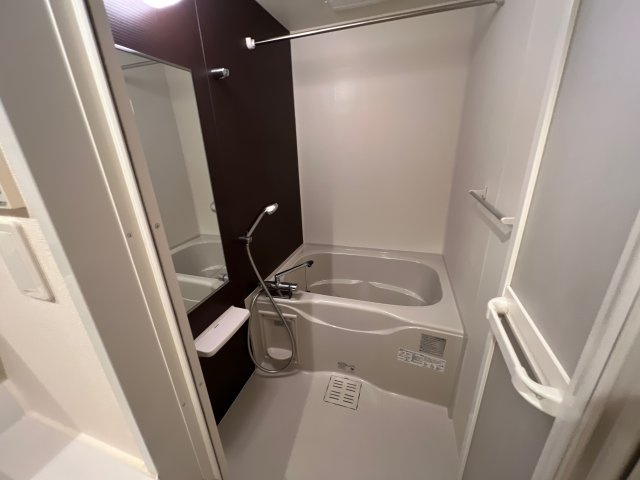 ポーシェガーデン３の浴室