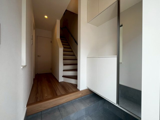 ヴィレッタの杜 小松南町１丁目Ｂの玄関