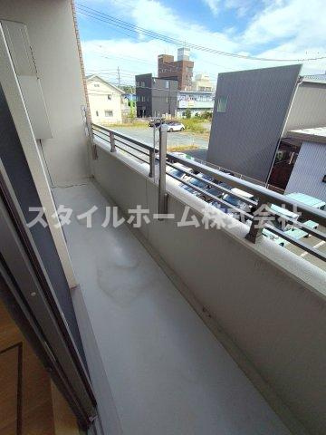 ファミリアーレ金屋のバルコニー