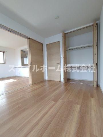 ファミリアーレ金屋の居間・リビング