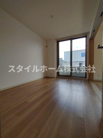 ファミリアーレ金屋の居間・リビング