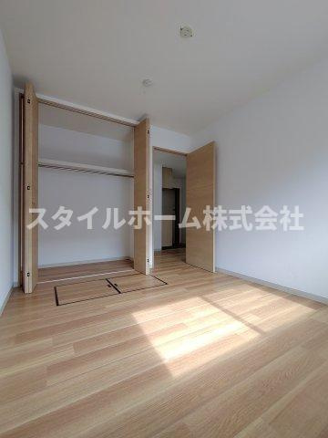 ファミリアーレ金屋の居間・リビング