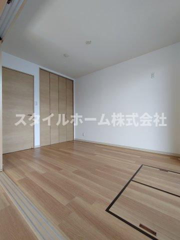 ファミリアーレ金屋の居間・リビング