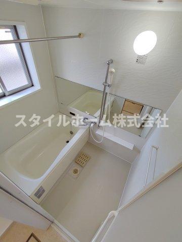 ファミリアーレ金屋の浴室