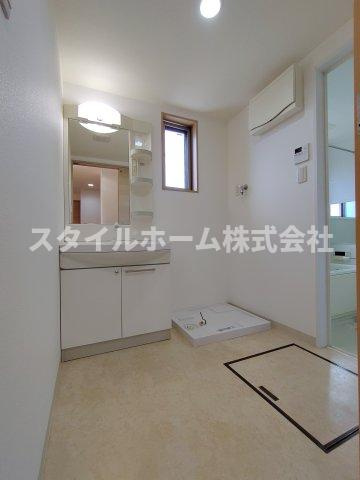 ファミリアーレ金屋の独立洗面台