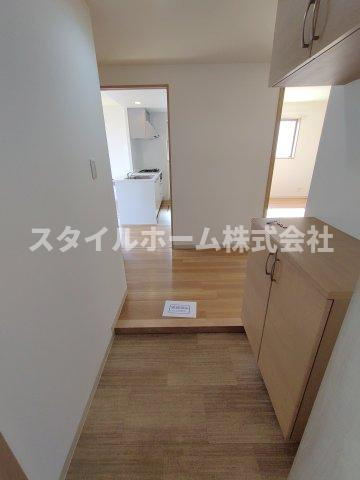 ファミリアーレ金屋の玄関