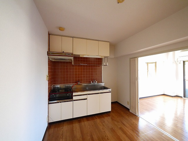 グランドライフ秋篠の居間・リビング