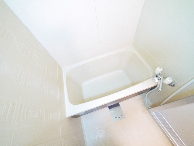 グランドライフ秋篠の浴室