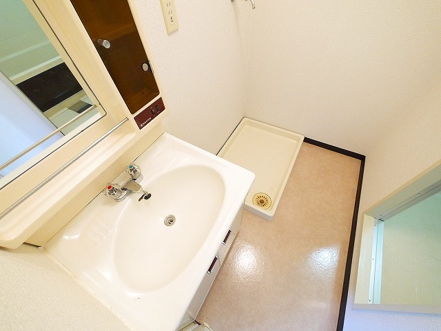 グランドライフ秋篠の洗面所