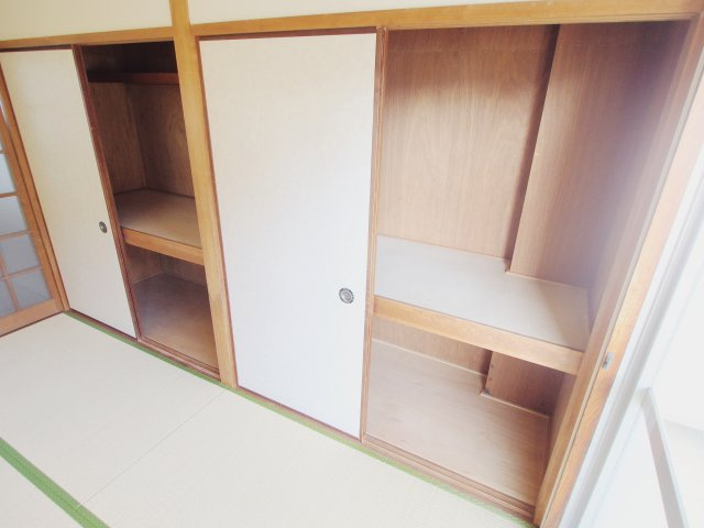 安芸郡海田町堀川町の賃貸マンションの収納