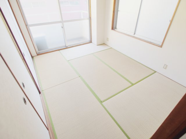 安芸郡海田町堀川町の賃貸マンションの和室