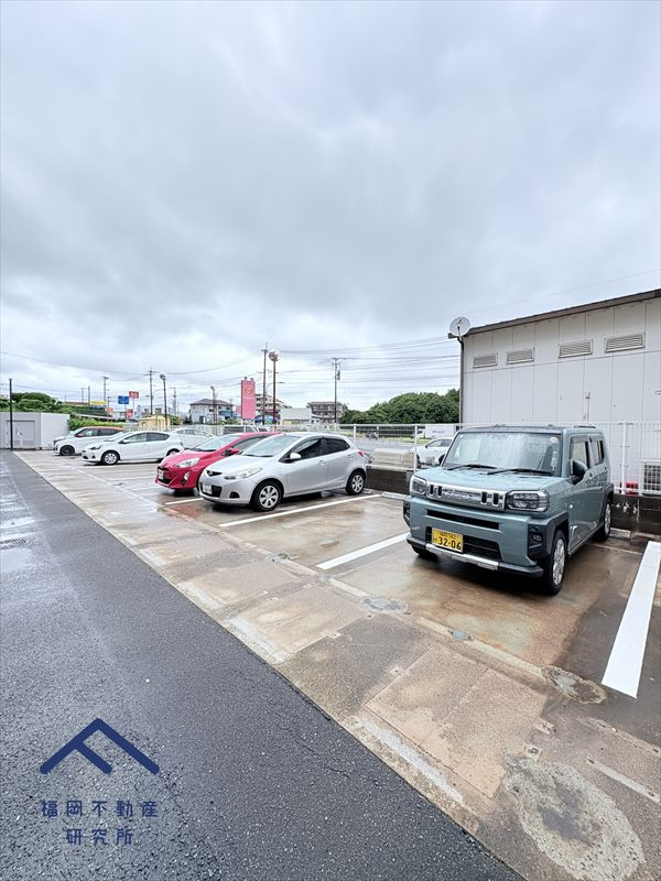アルフィーネ大野城の駐車場