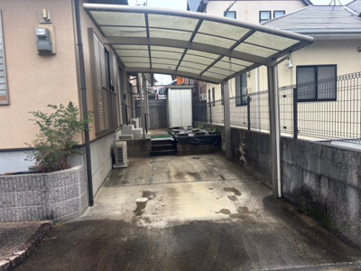 【駐車場】 | 西区池田2丁目 | [現在リフォーム中]現在1台の駐車場は庭スペースを掘削拡張し2台分の駐車スペースを確保しカーポート屋