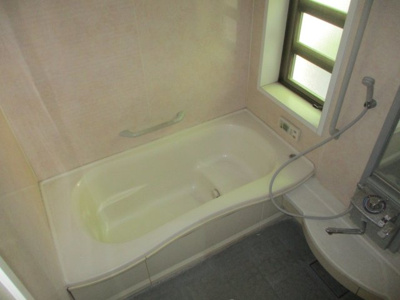 【浴室】 | 西区池田2丁目 | [現在リフォーム中]ユニットバスはTOTO社製サザナシリーズ余裕の広さ浴室乾燥機付き1618タイプが