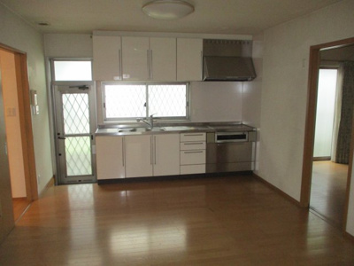 【キッチン】 | 西区池田2丁目 | [現在リフォーム中]約10帖の広々ダイニングは壁・天井のクロス張り替え、シーリング照明の交換を行いま