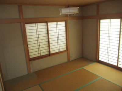 【洋室】 | 西区池田2丁目 | [現在リフォーム中]約7.5帖の和室は、畳をフローリングに貼替えますので和の雰囲気を残した洋間へと変