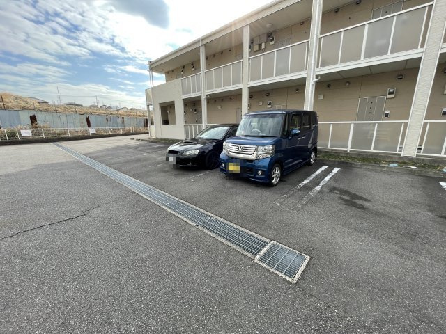 ブランコートBの駐車場