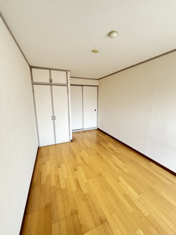【寝室】