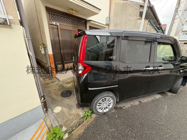 牧野下島町戸建　賃貸の駐車場|カースペースがあります