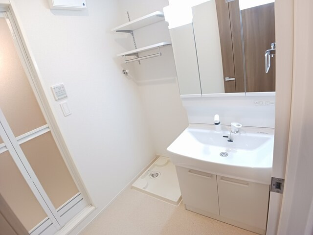 アイランドヒルズ右籾　Ⅱの独立洗面台|洗面所