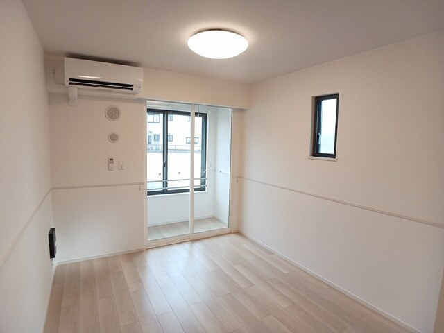 アイランドヒルズ右籾　Ⅲの居間・リビング|その他