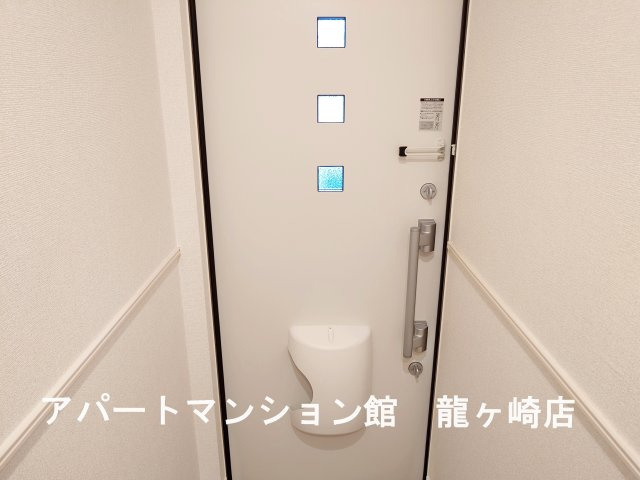 アイランドヒルズ右籾　Ⅱの玄関