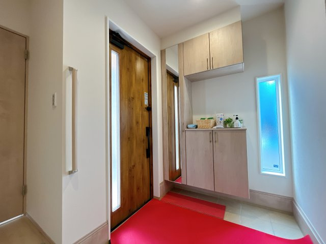 深谷市上柴町東3丁目　新築住宅の玄関