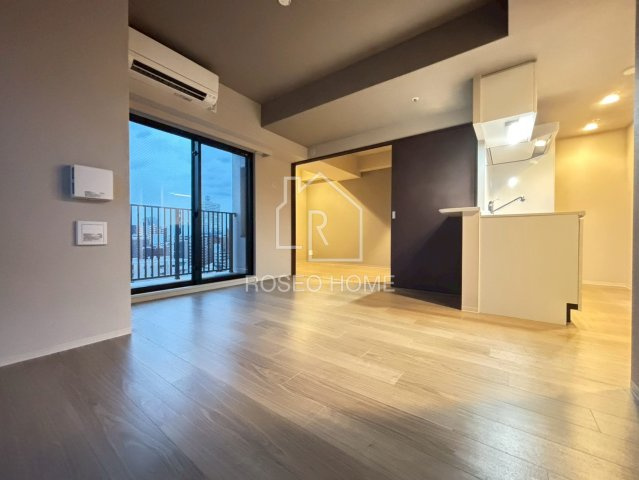 Dimora靭公園の居間・リビング