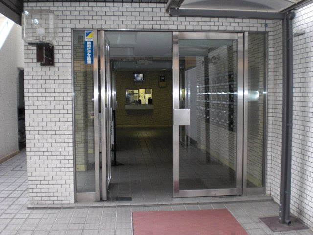インペリアル音羽フラットのエントランス