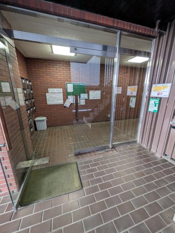 クレール綱島のエントランス