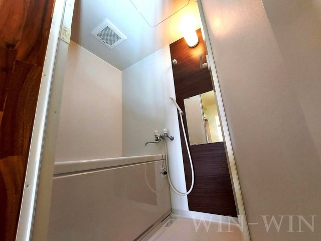 ユトリロつつじが丘 2の浴室