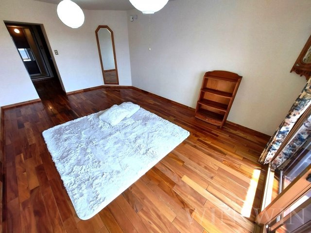 ユトリロつつじが丘 2の居間・リビング