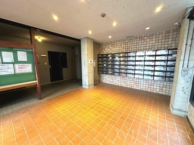 ユトリロつつじが丘 2のロビー