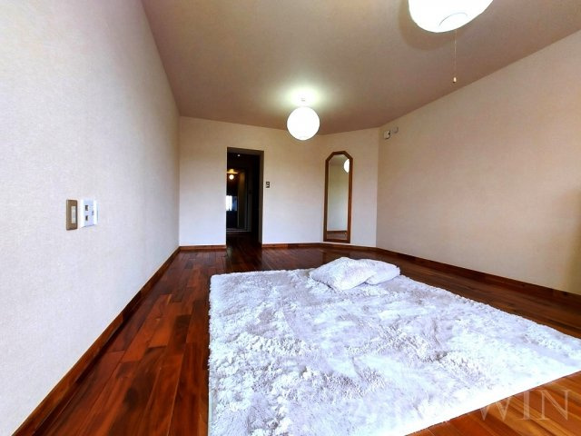 ユトリロつつじが丘 2の洋室