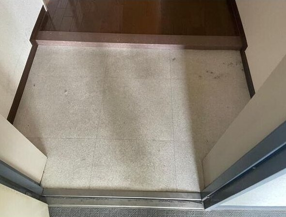ワインウェルの玄関