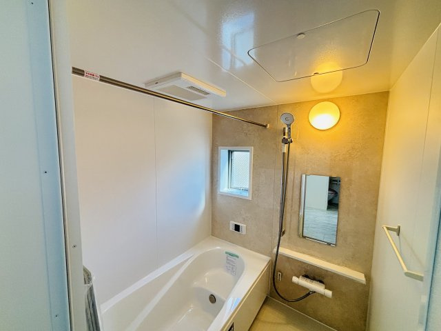 西区笠取町3期｜名古屋市の戸建ならホームアップの浴室|浴室乾燥機付きで雨の日のお洗濯もラクラク♪