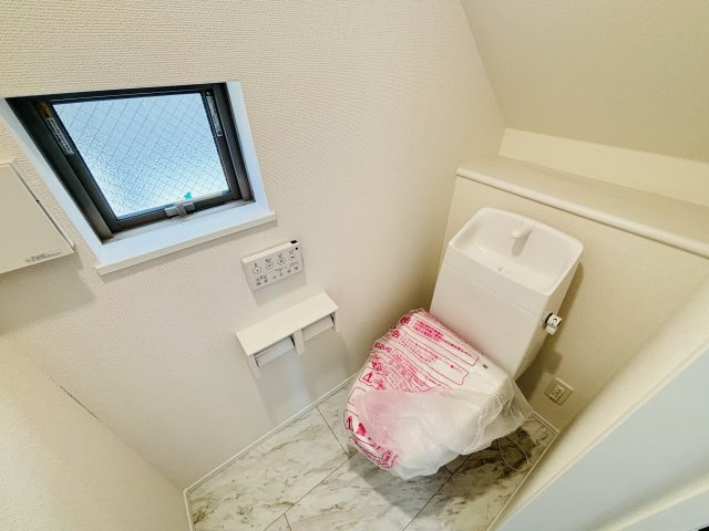 西区笠取町3期｜名古屋市の戸建ならホームアップのトイレ|シャワートイレ