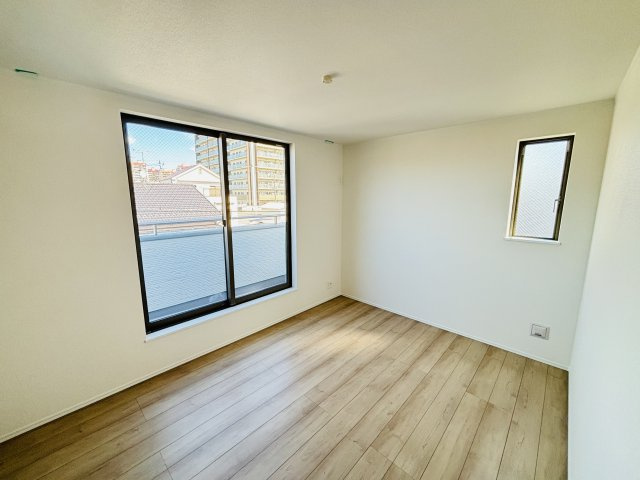 西区笠取町3期｜名古屋市の戸建ならホームアップの洋室|２面採光の日当りの良い洋室