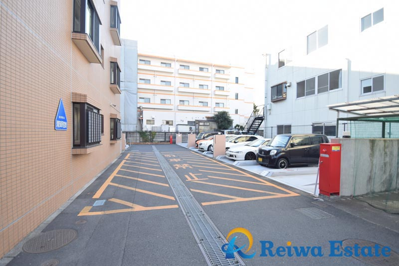 ハイホーム湘南茅ヶ崎の駐車場